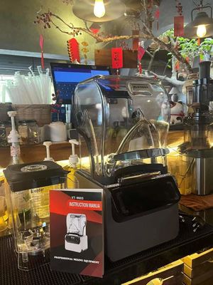 1800W Plastic Housing Ice Drinks Smoothie Blender For Restaurant 65db